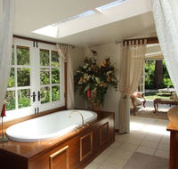 Shakespeare's Wilderness Chalet - Darwin Holiday