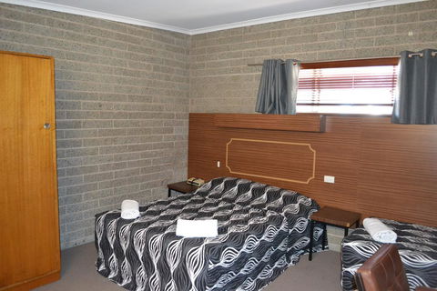 Shamrock Hotel Motel Balranald - Darwin Holiday 2