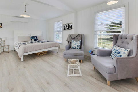 Shearers Cottage - Pet Friendly Holiday Accommodation - Darwin Holiday 0