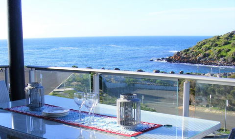 Shearwaters Apartment, Ocean Views - Darwin Holiday 0