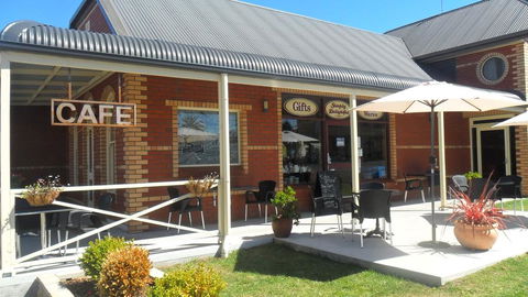 Sheffield Motor Inn - Darwin Holiday 1