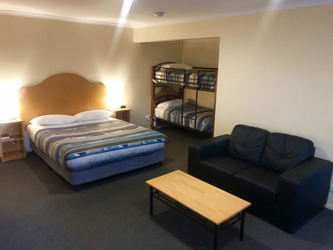 Sheffield Motor Inn - Darwin Holiday 2