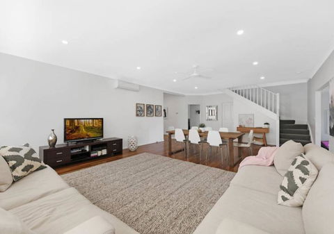 Shelly Beach Family Hideaway - Pool, Beach, Golf - Darwin Holiday 0