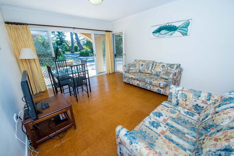 Shoal Bay Avenue, Unit 2/7 - Darwin Holiday 1