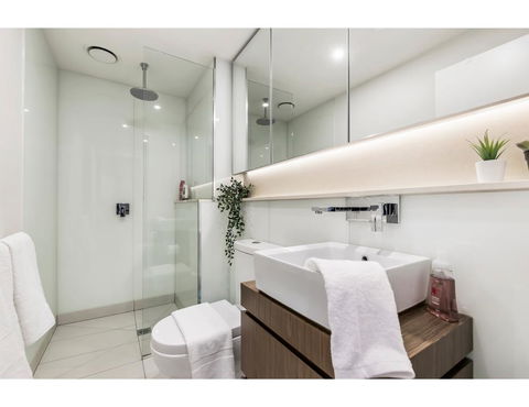 Shop Til You Drop At Sleek Unit In Hip Area - Darwin Holiday 3