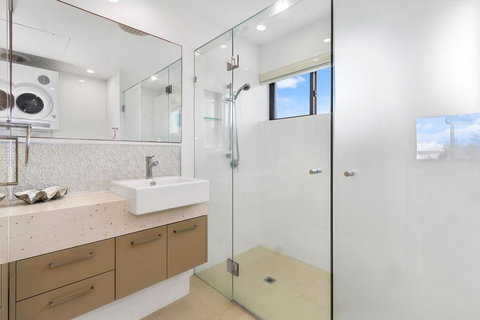 Shoreline Nine Penthouse With Ocean Views - Darwin Holiday 2