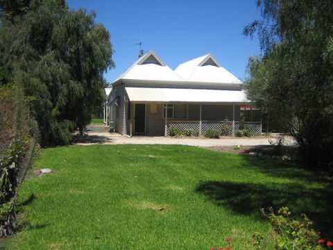Showgrounds Cottage Naracoorte - Darwin Holiday 0