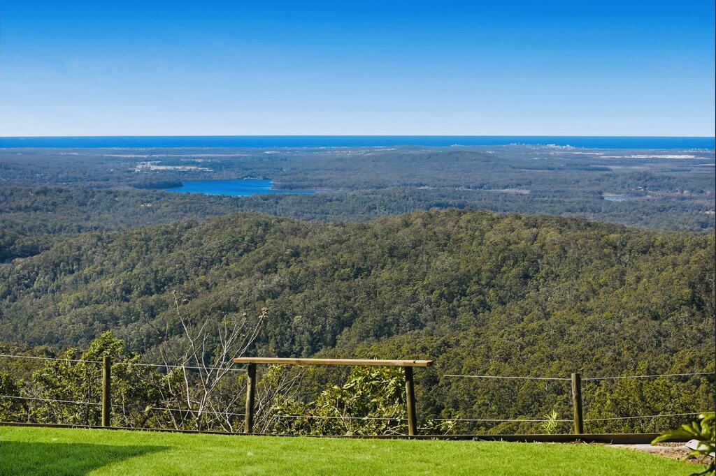 Bald Knob QLD Darwin Holiday