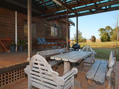 Silver Springs (4br) Cottage, With Wifi, Views, Olives And Space . Fireplace, Views, Olives And Space - Darwin Holiday 1