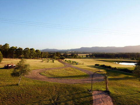 Silver Springs (4br) Cottage, With Wifi, Views, Olives And Space . Fireplace, Views, Olives And Space - Darwin Holiday 0