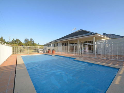 Silver Springs 6br Luxury Homestead With Wifi, Pool. Fireplace, Views, Olives And Space - Darwin Holiday 0