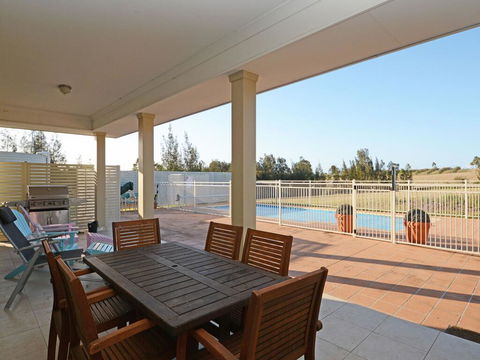 Silver Springs 6br Luxury Homestead With Wifi, Pool. Fireplace, Views, Olives And Space - Darwin Holiday 1