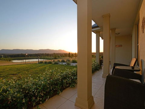 Silver Springs Estate 4br House + 6br House With Wifi, Pool. Fireplace, Views, Olives And Space - Darwin Holiday 1