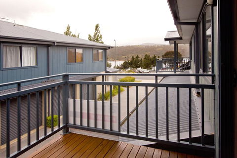 Silvertrees 4 - McLure Circuit, Jindabyne - Darwin Holiday 1