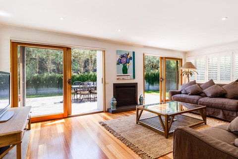 Simple Harmony - Darwin Holiday 1