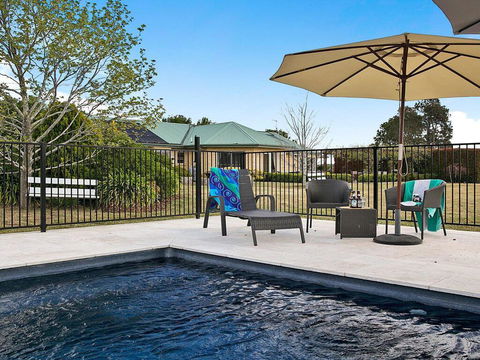 Sinden Park - Garden, Swimming Pool, Rural Vistas - Darwin Holiday 1
