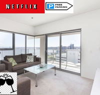 SKY GARDEN SUNSET RIVER VIEW NETFLIX WINE PARKING - Darwin Holiday