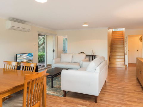 Sky Mirror Cottage - Darwin Holiday 2