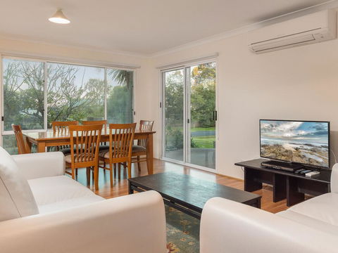 Sky Mirror Cottage - Darwin Holiday 1