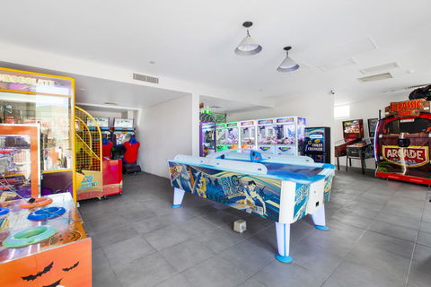 Sleek Q1 Suite In The Heart Of Surfers Paradise - Darwin Holiday 2