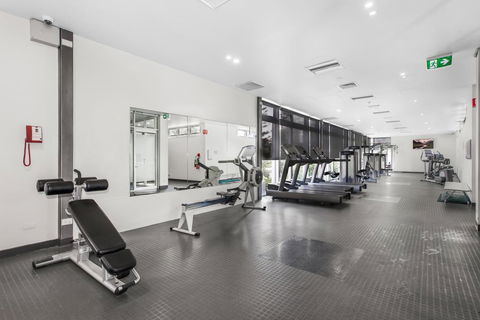 Sleek Q1 Suite In The Heart Of Surfers Paradise - Darwin Holiday 1