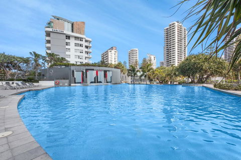 Sleek Q1 Suite In The Heart Of Surfers Paradise - Darwin Holiday 3