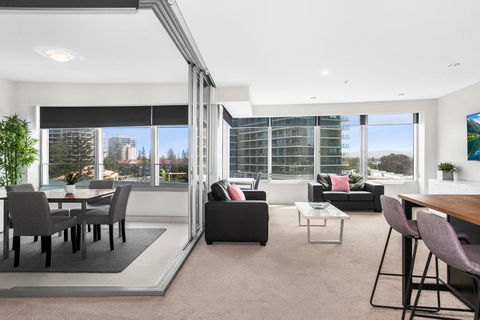 Sleek Q1 Suite In The Heart Of Surfers Paradise - Darwin Holiday 0