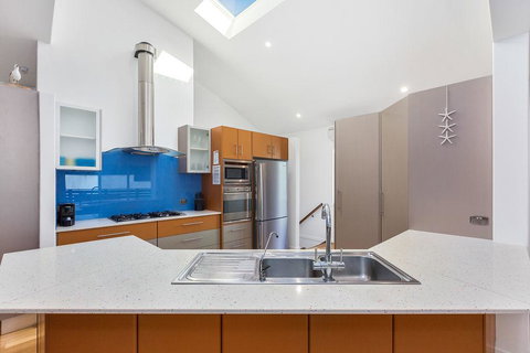 Slipstream By The Sea - Darwin Holiday 3