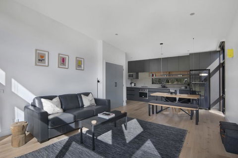 Snohus 1 - Darwin Holiday 0