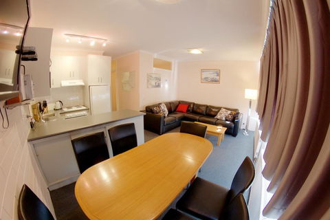 Snow Ski Apartments 28 - Darwin Holiday 2