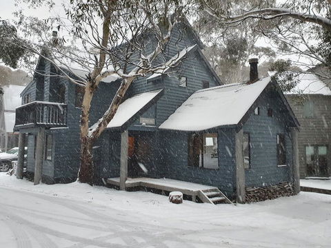 SNOWED INN Apartment - Darwin Holiday 0