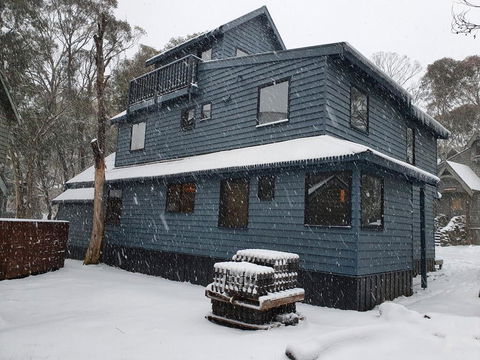 SNOWED INN Apartment - Darwin Holiday 3