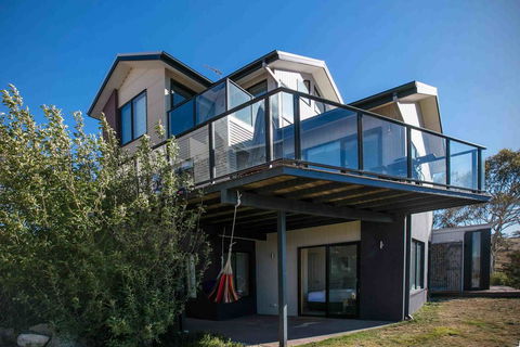 Snowy Mountains Townhouse - Darwin Holiday 1