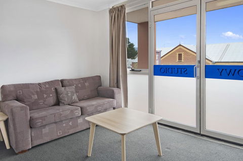 Snowy Studio - Jindabyne - Darwin Holiday 3