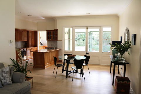 Somerset, Argyle Road Berrima - Darwin Holiday 3