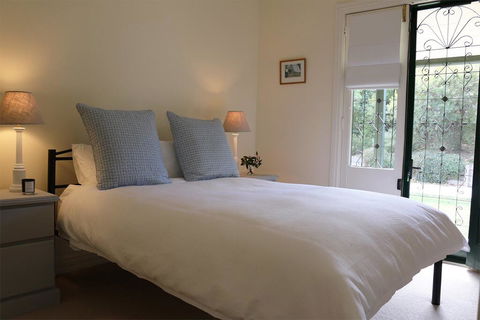 Somerset, Argyle Road Berrima - Darwin Holiday 1