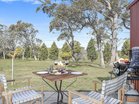 Somerton Barn - Rural Tranquility & Country Comfort - Darwin Holiday 0
