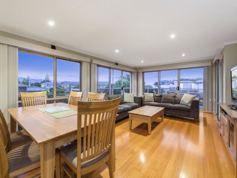 Sound Of The Sea - Darwin Holiday 2