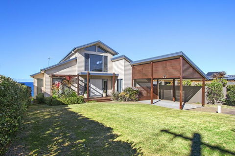 South Pacific Crescent 75, Ulladulla - Darwin Holiday 2