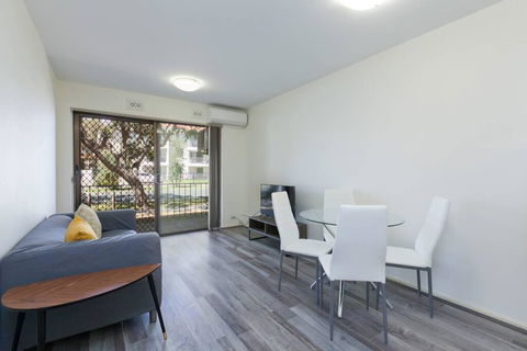 South Perth Perfect Location Free WIFI & Parking - Darwin Holiday 0