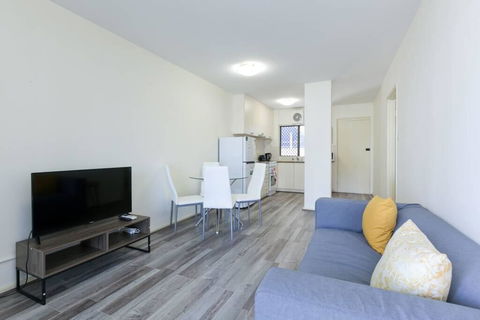 South Perth Perfect Location Free WIFI & Parking - Darwin Holiday 1