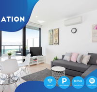 South Yarra City View Apartment with Car Park Amazon Alexa Spotify Netflix and WiFi - Darwin Holiday