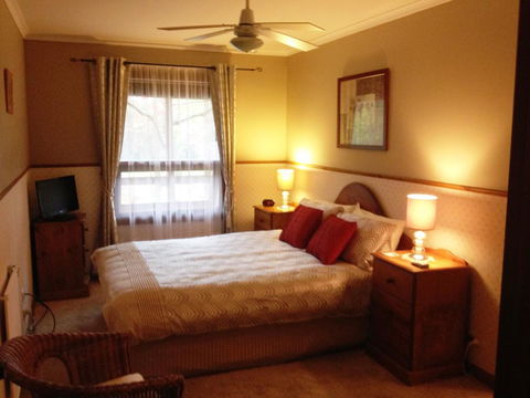 Southern Vales Bed & Breakfast - Darwin Holiday 0