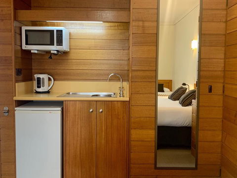 Sovereign Park Motor Inn - Darwin Holiday 2