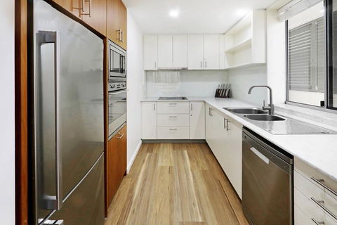 Space Holiday Apartments - Darwin Holiday 3