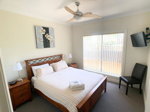 Spacious 2 Bed, 2 Bath Villa - Central Location - Quiet - Darwin Holiday 2