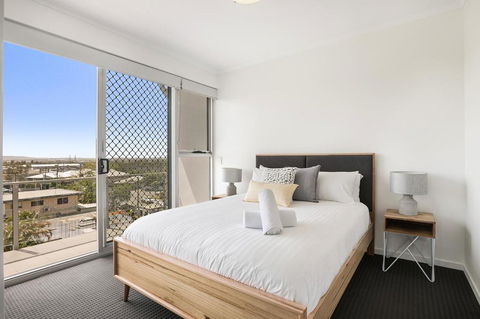 Spacious Apartment With Generous Entertaining - Darwin Holiday 2