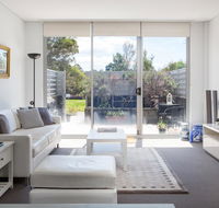 Spacious Modern Apartment In Sydney's North Shore - Darwin Holiday