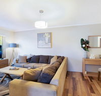 Spacious Renovated Apartment In Quiet Area - Darwin Holiday