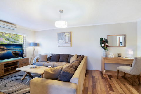Spacious Renovated Apartment In Quiet Area - Darwin Holiday 0